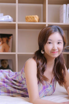 《年轻女教师4》免费观看